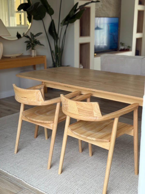 CORTE - Mesa de comedor rectangular extensible en madera maciza, 6-8 personas