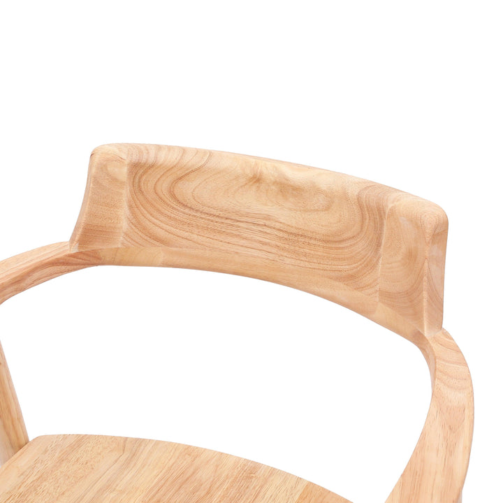 Lote de 2 sillas de madera maciza con reposabrazos de color natural