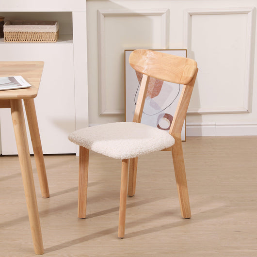 Set 2 sillas en madera maciza en tela bouclé blanca