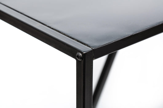 Consola de metal negro de estilo industrial